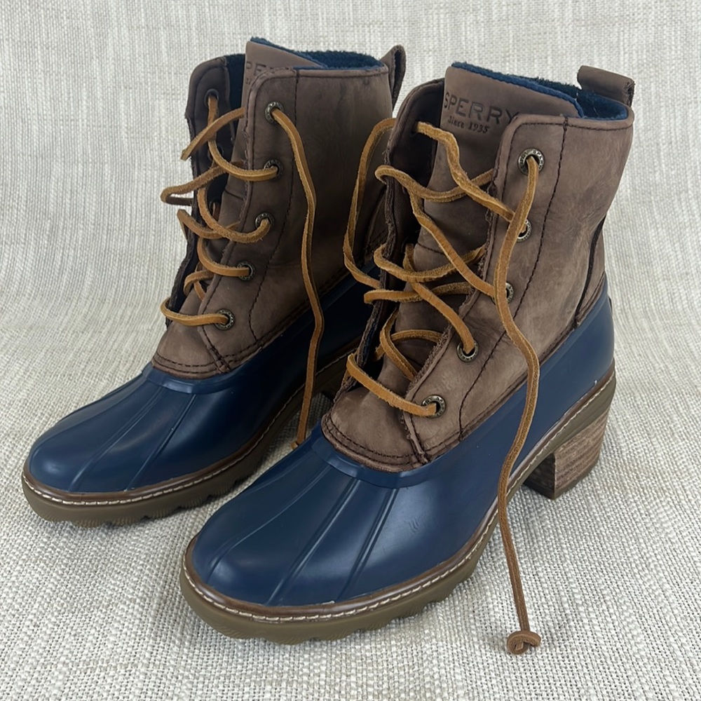 Sperry Women's Saltwater Heel Rain Boot, Brown/Navy, Size 6 US